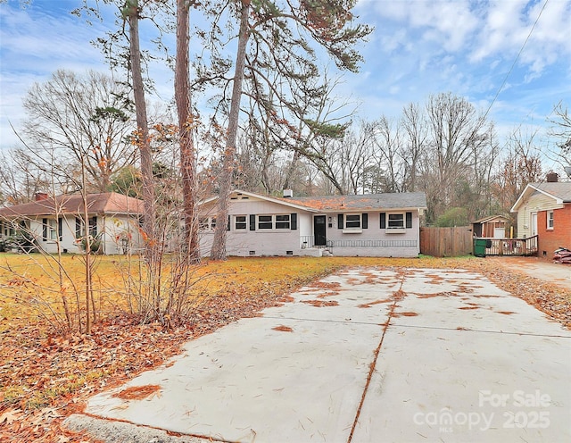 view of front of property