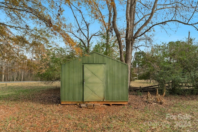 view of outdoor structure