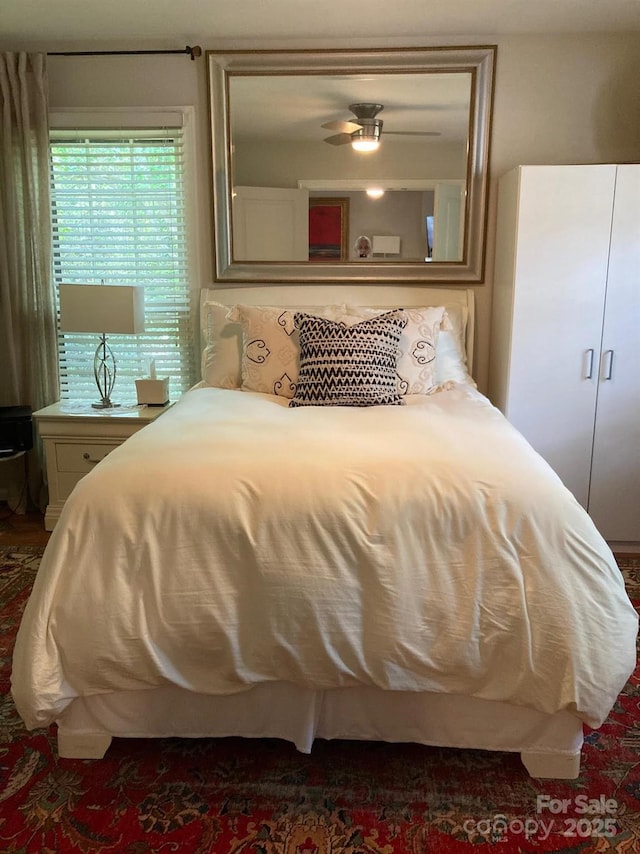 bedroom featuring ceiling fan