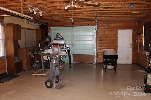 garage featuring ceiling fan