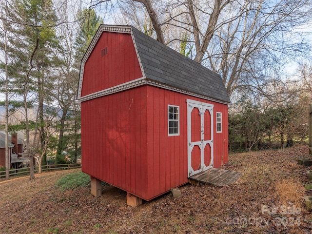 view of outbuilding