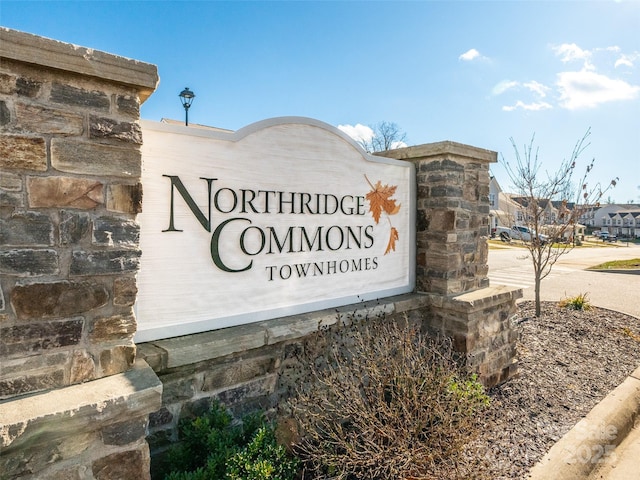 view of community / neighborhood sign