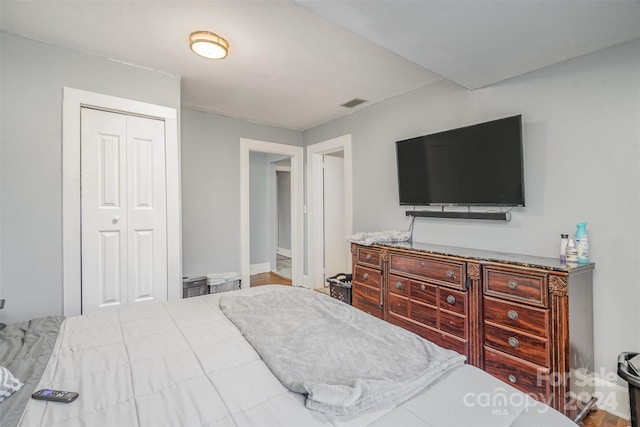 bedroom with a closet