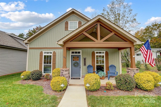 view of front facade featuring covered porch