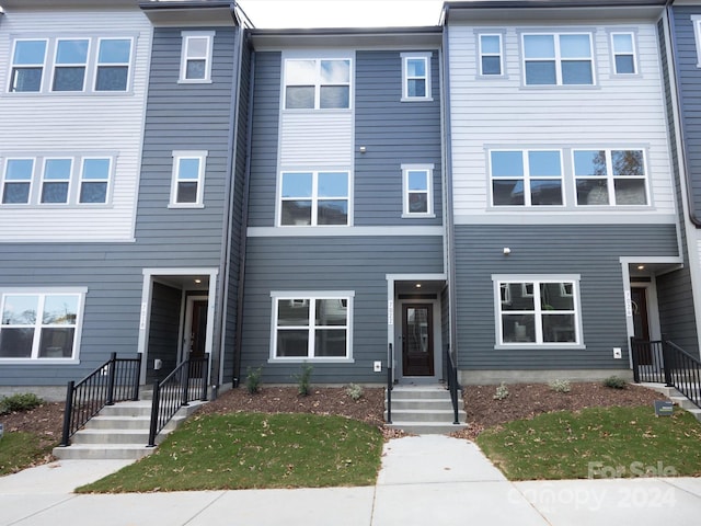 7022 Impulse Ct, Charlotte, NC 28205 - view of townhome / multi-family property
