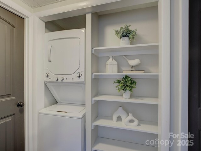 224 N Poplar St Unit 19, Charlotte, NC 28202 - laundry area with stacked washer / drying machine