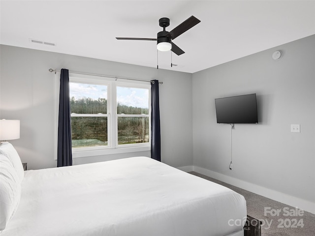 bedroom with carpet flooring and ceiling fan