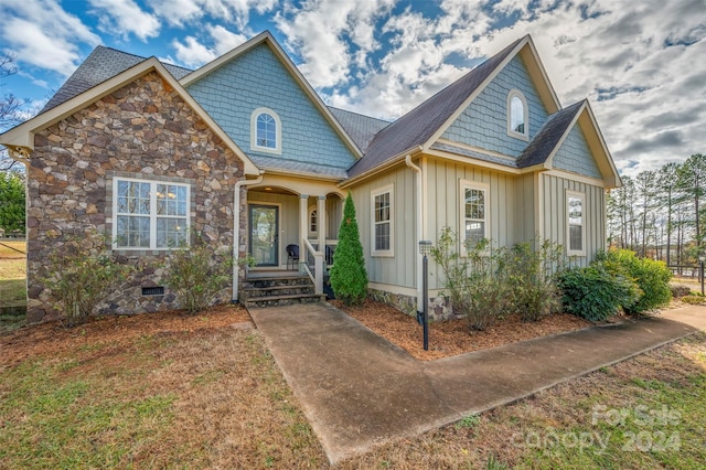 view of front of house with a porch