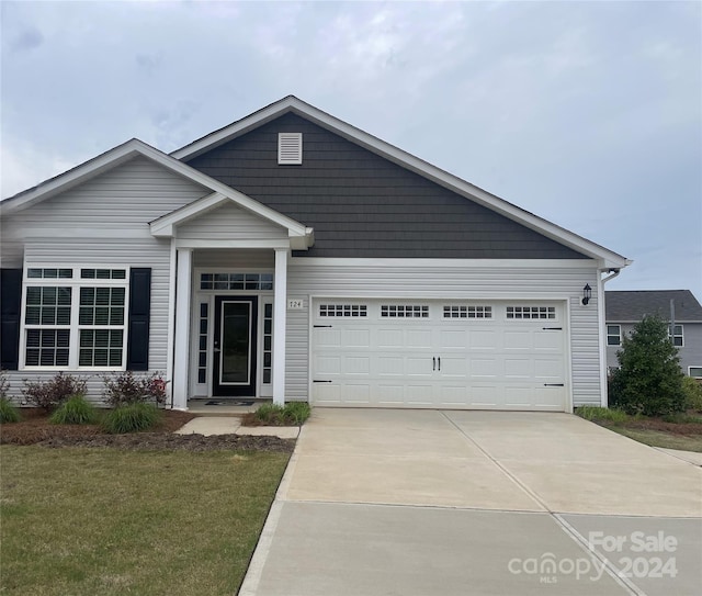 view of front facade with a garage