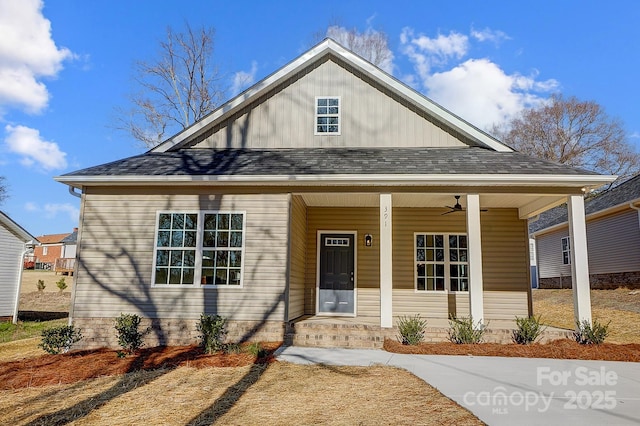 view of front of house with ceiling fan and covered porch