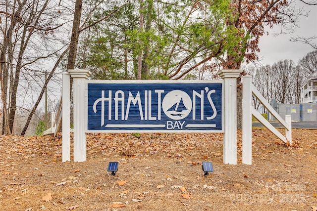 view of community / neighborhood sign