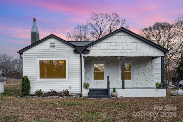 view of front of home with covered porch