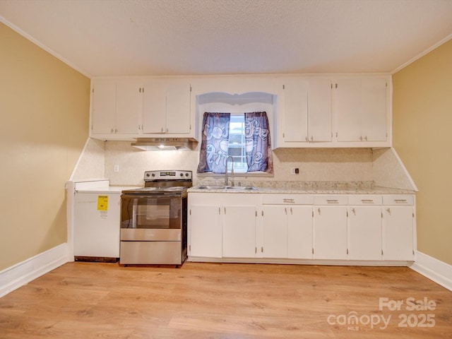 kitchen featuring light wood-type flooring, stainless steel range with electric stovetop, ornamental molding, sink, and white cabinets