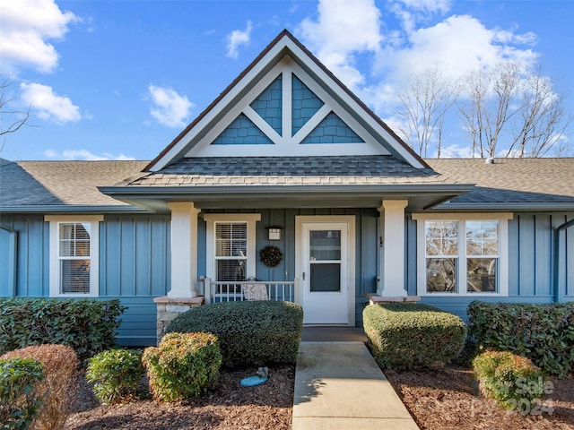 view of front of house featuring a porch