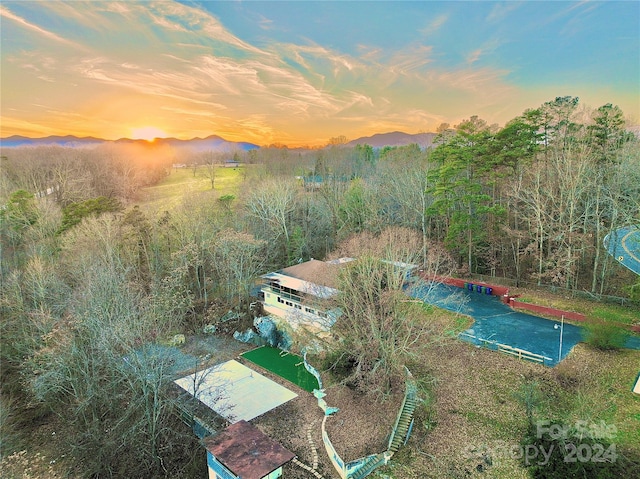 view of aerial view at dusk