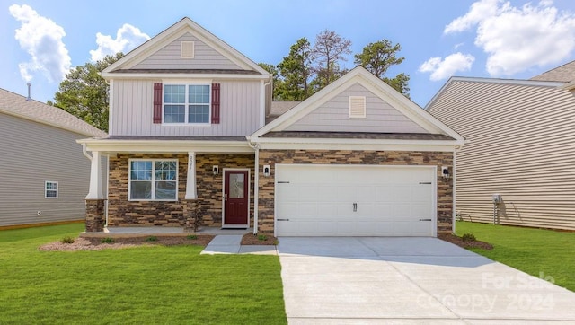 craftsman house featuring a front lawn