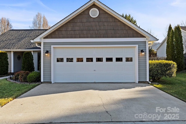 view of front facade featuring a garage