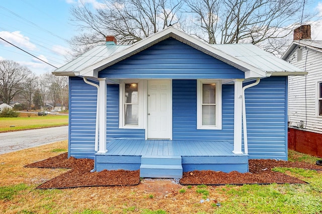 view of front of house with covered porch