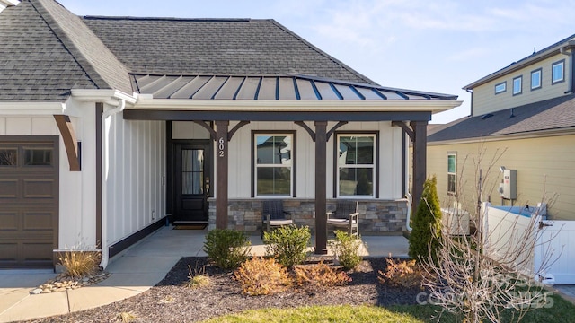 view of front of home featuring a porch