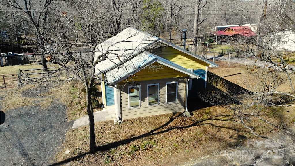 view of home's exterior