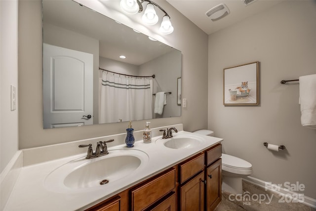 bathroom featuring a shower with curtain, vanity, and toilet