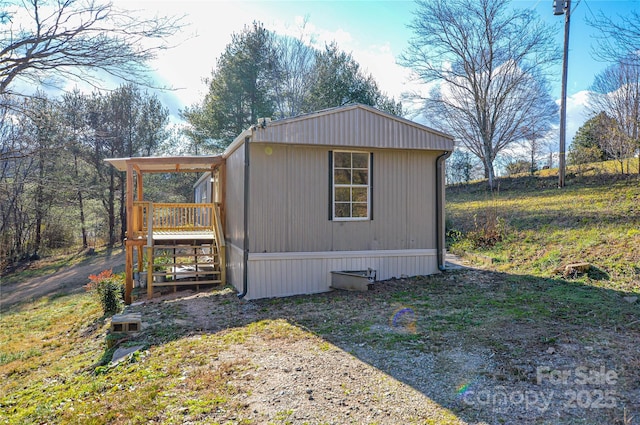 view of outbuilding