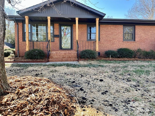 view of front of house with a porch