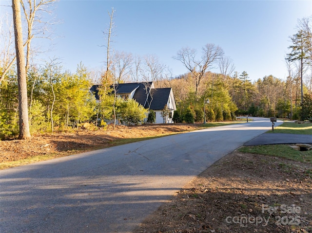 Listing photo 2 for 122 Upperfell Ct, Asheville NC 28803