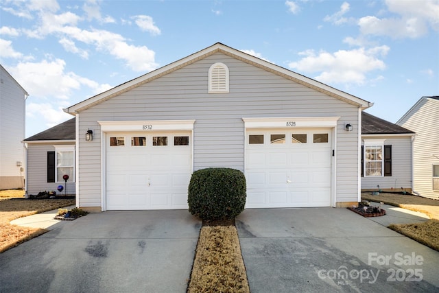 view of front facade featuring a garage