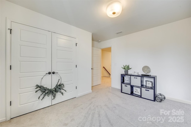 bedroom with a closet