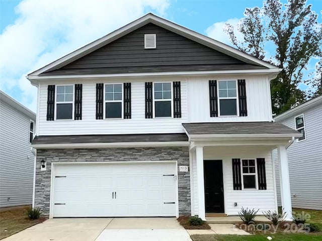 view of front facade featuring a garage