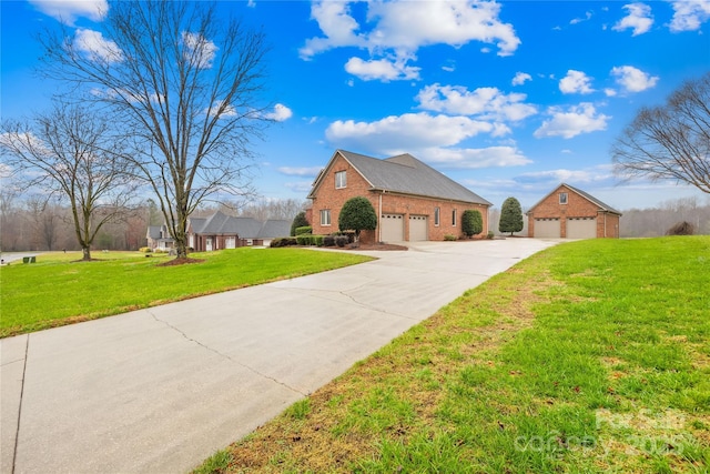 view of front of house featuring a front lawn