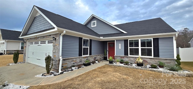 view of front facade featuring a garage