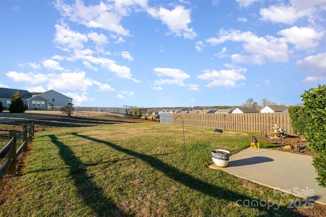 view of yard featuring a patio