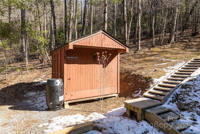 view of outbuilding