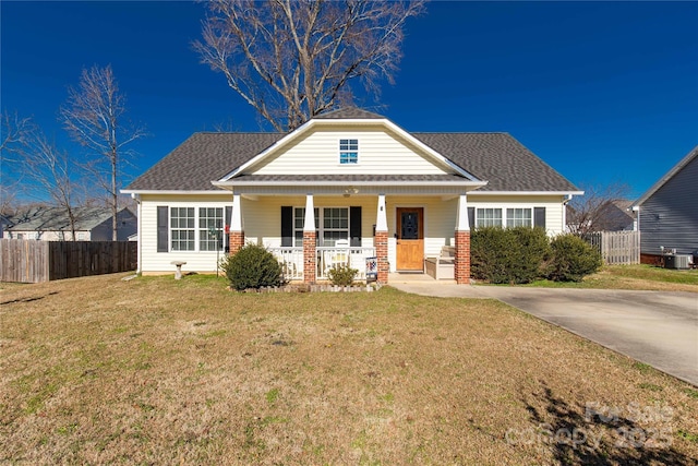 view of front of property with a front lawn and a porch