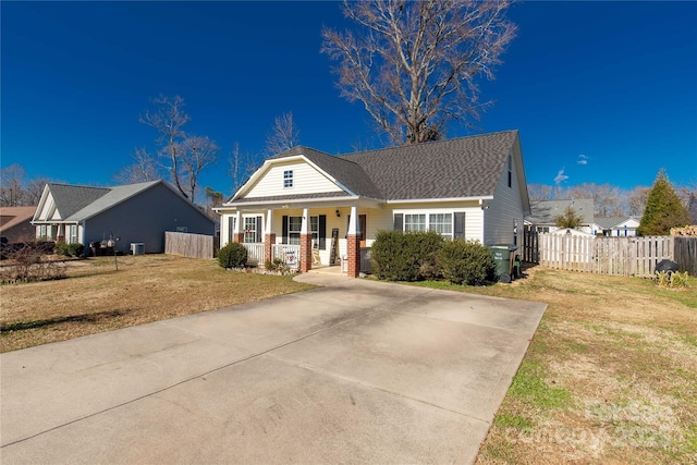 view of front of house featuring a front lawn and a porch