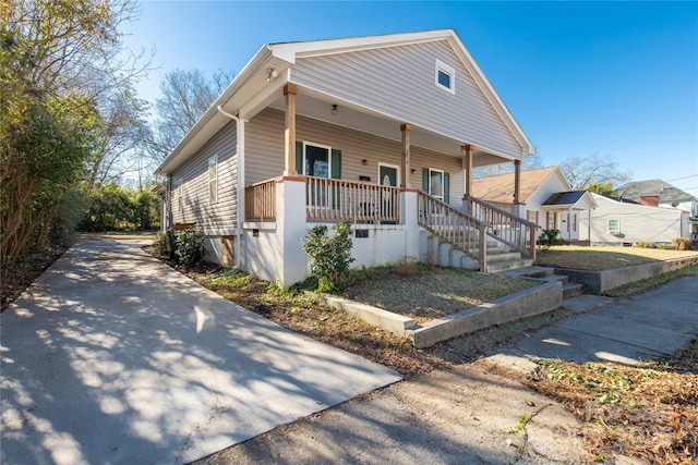 view of front of house featuring a porch