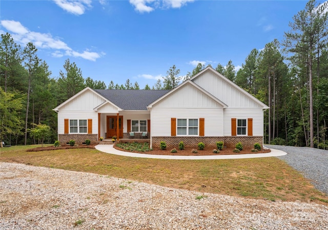 view of front of home with a front lawn