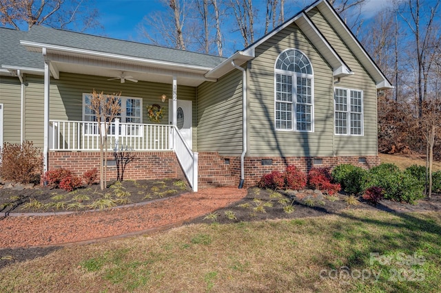 view of front of house with ceiling fan and covered porch