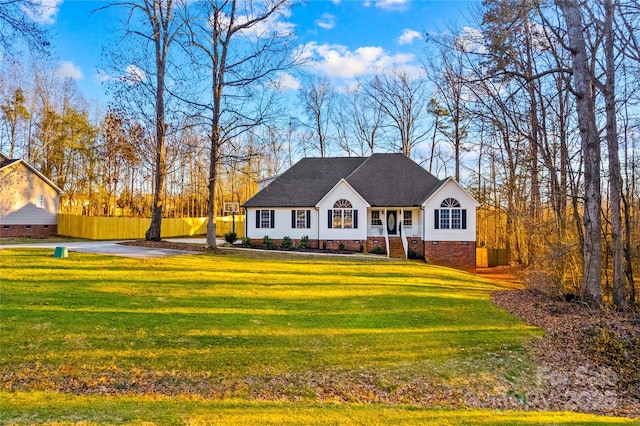 view of front of house featuring a front yard