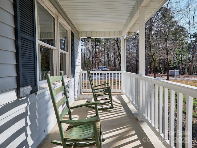 balcony featuring a porch