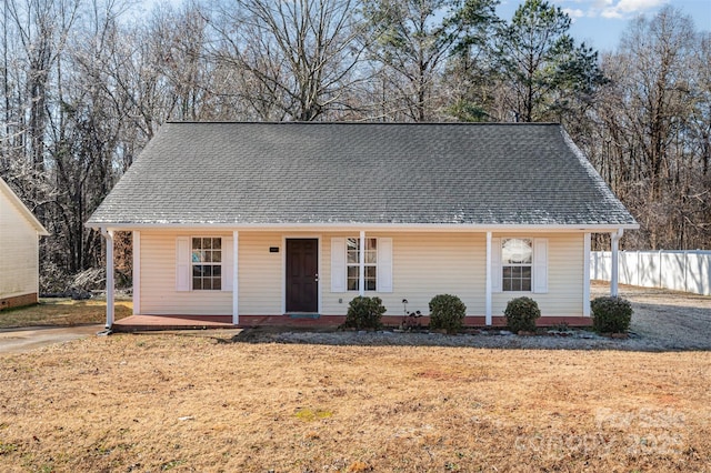 view of front of house with a front lawn