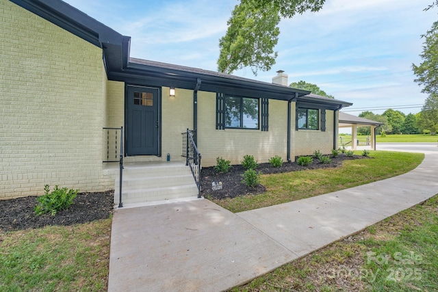 view of front of property