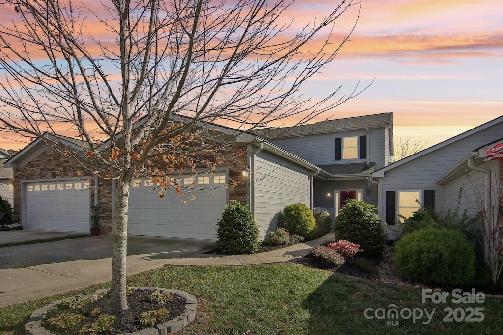 view of front of property featuring a garage