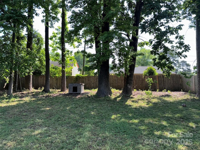 9624 Langston Mill Rd, Charlotte, NC 28216 - view of yard featuring a fenced backyard