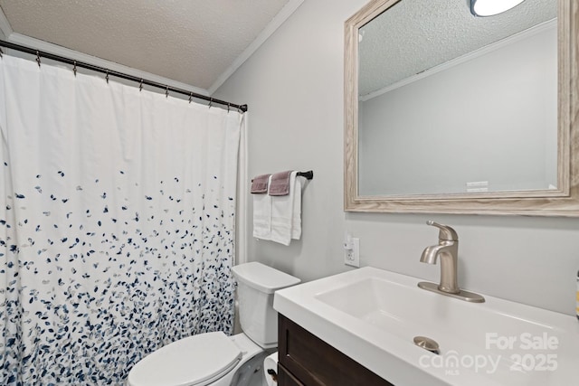 bathroom featuring toilet, a shower with shower curtain, crown molding, vanity, and a textured ceiling