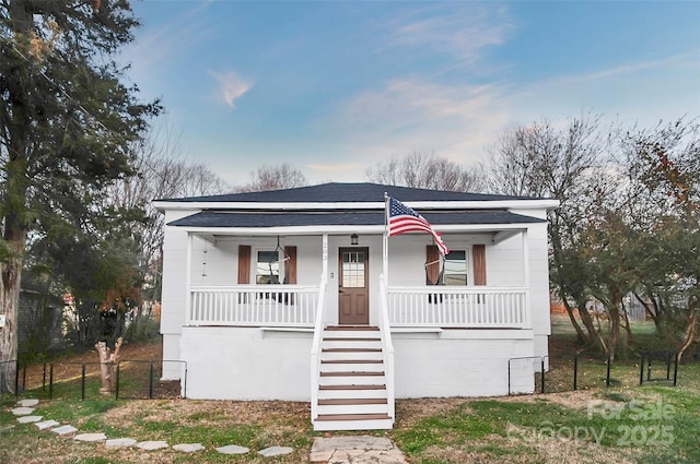 view of front of house featuring covered porch