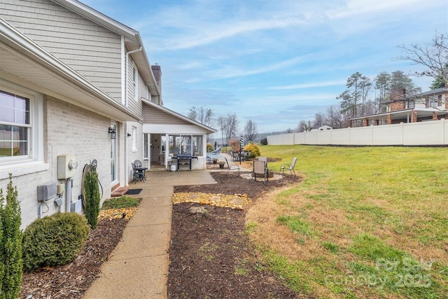 view of yard featuring a patio