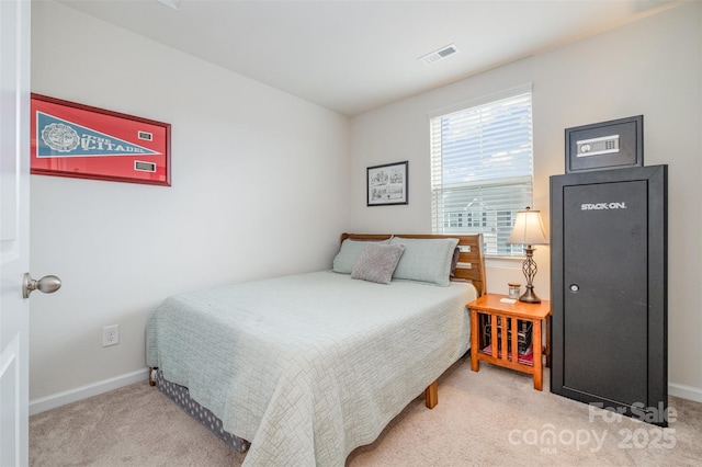 bedroom featuring carpet flooring